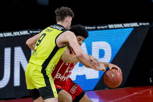 演着关键角 演着关键角