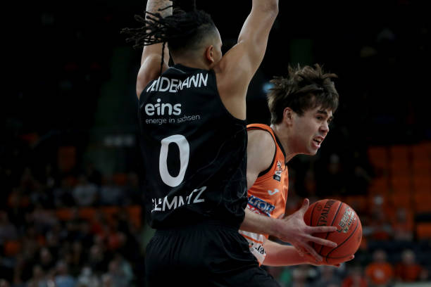 成为联赛焦 成为联赛焦